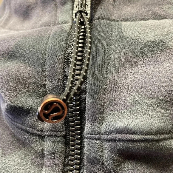 Lululemon  Scuba Camo Hoodie Size 8 - Picture 9 of 9